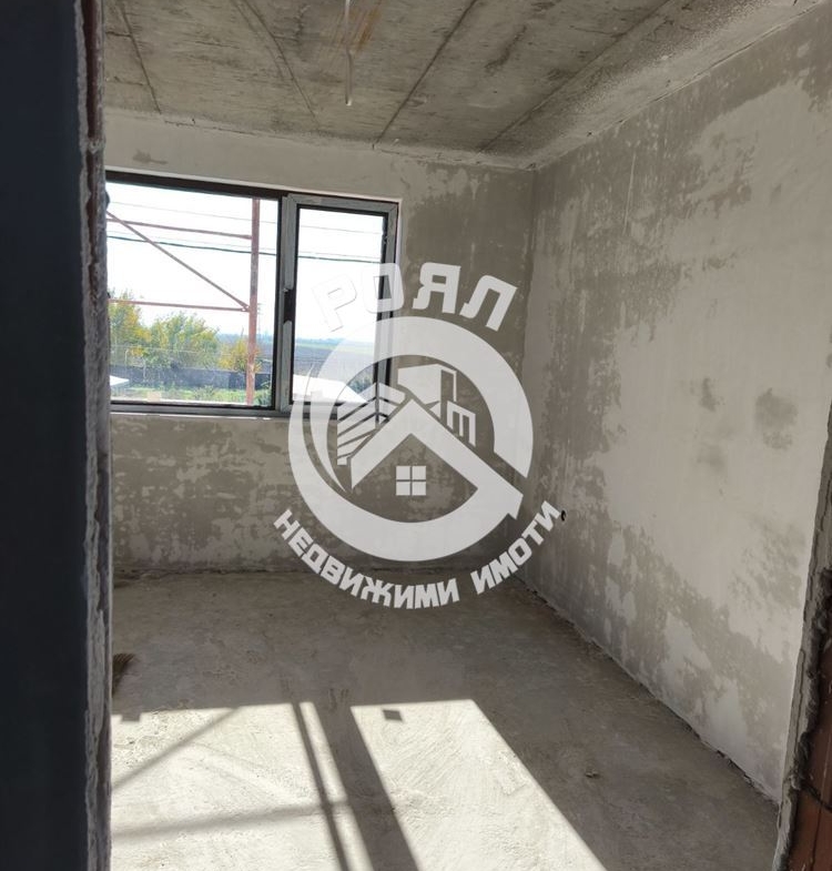 Роял Имоти продава къща в с.Строево, обл. Пловдив - 0