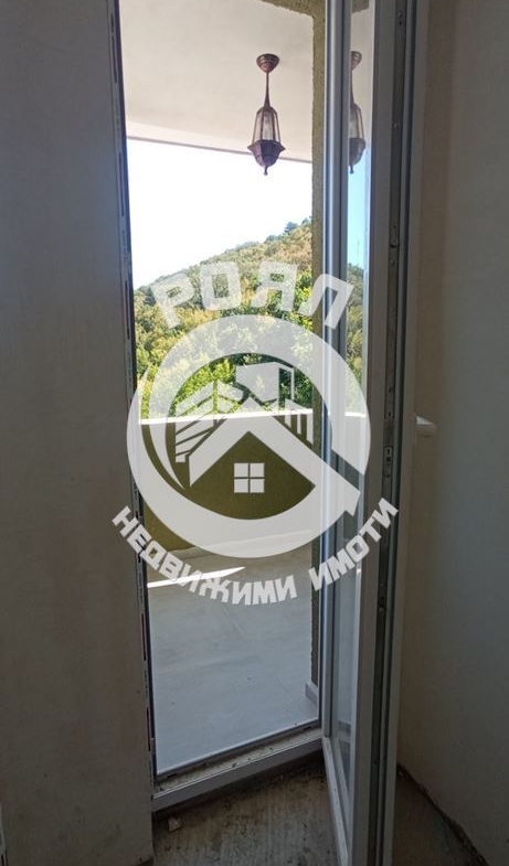 Роял имоти продава къща в село Руен, Пловдив - 0