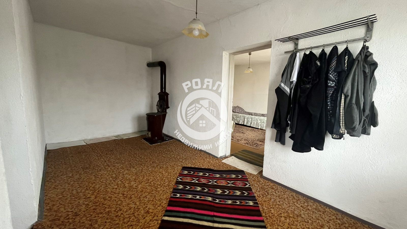 Роял Имоти продава къща в с.Голям чардак. - 0