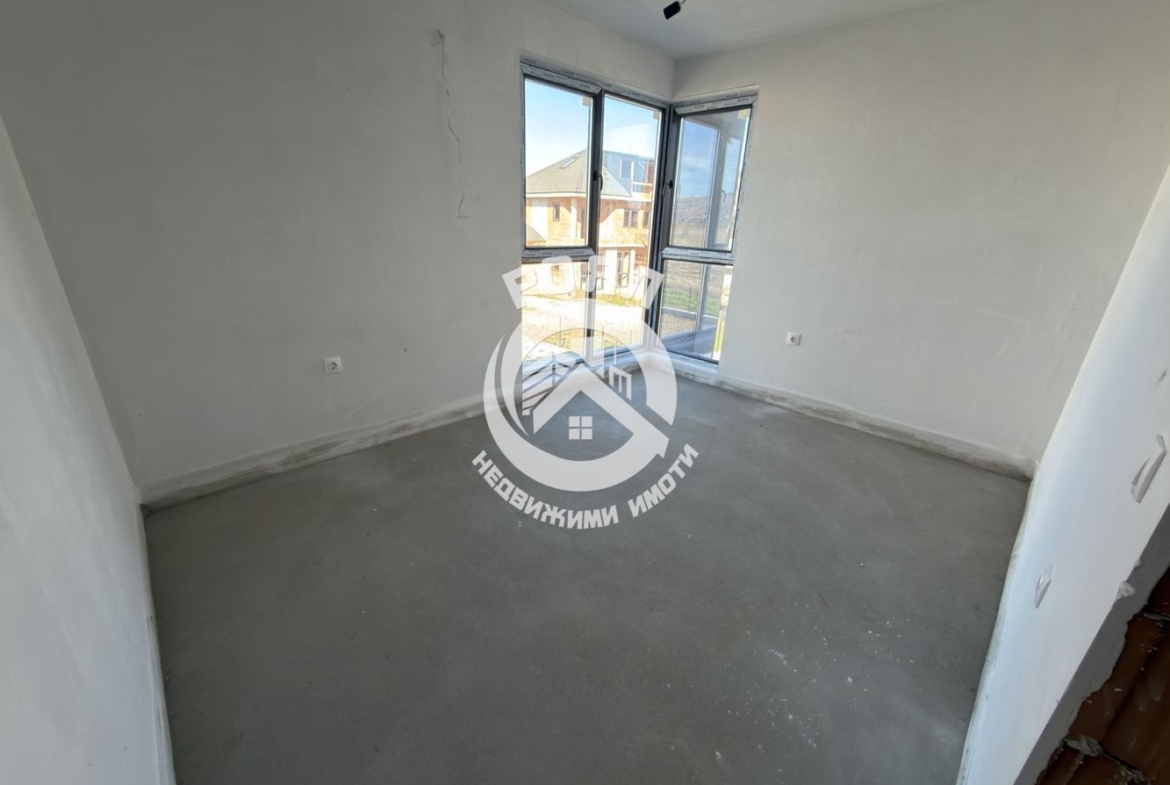 Роял Имоти продава двуетажна къща пред Акт 16 в с. Първенец - 0