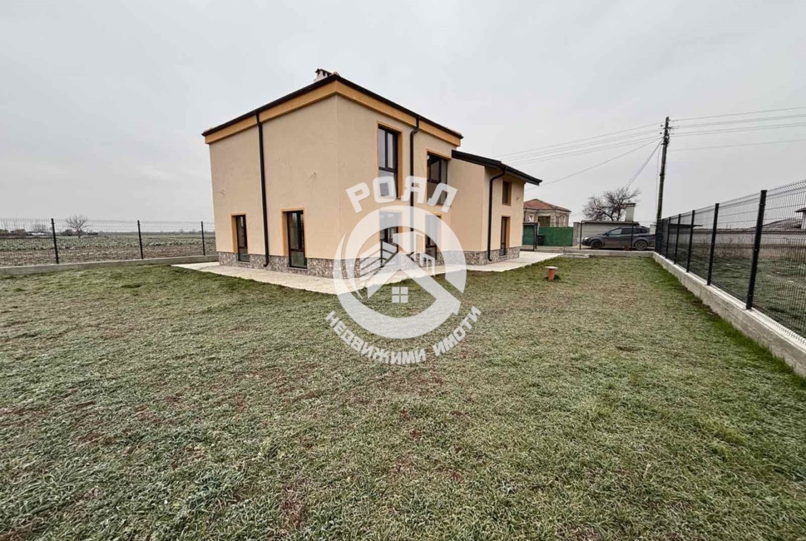 Роял Имоти продава къща в с.Манолско Конаре, област Пловдив - 0