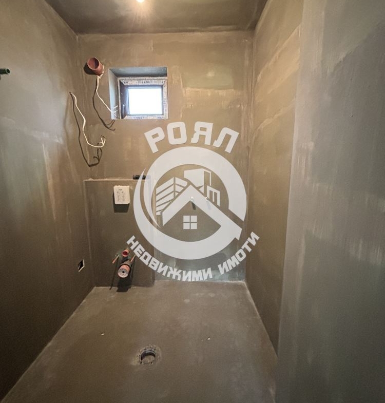 Роял Имоти продава къща в с.Манолско Конаре - 0