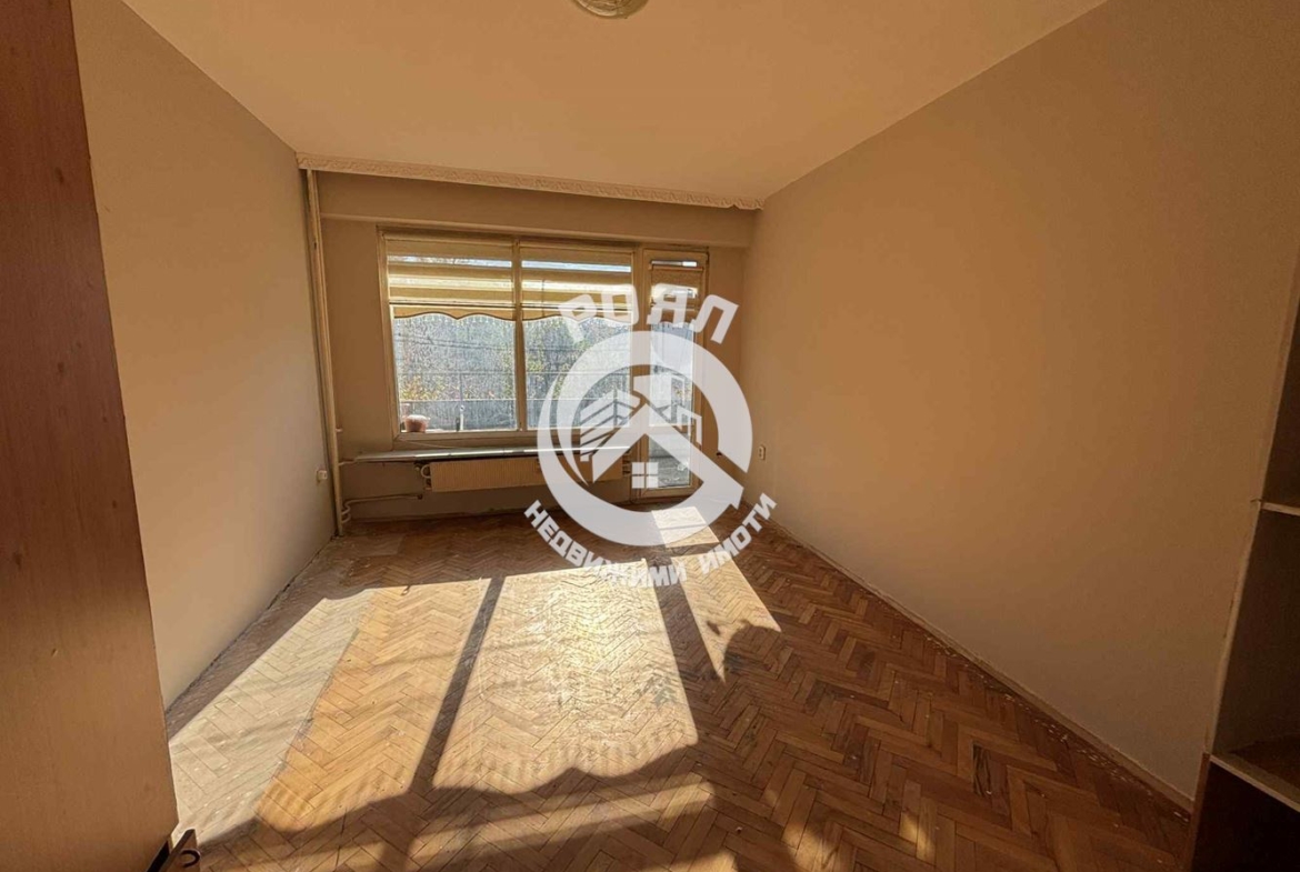 Роял Имоти отдава под наем апартамент с три отделни стаи в кв. Гагарин, Пловдив - 0