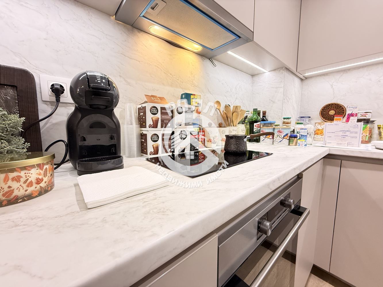 Роял имоти продава напълно обзаведн двустаен апартамент Център,Пловдив - 0