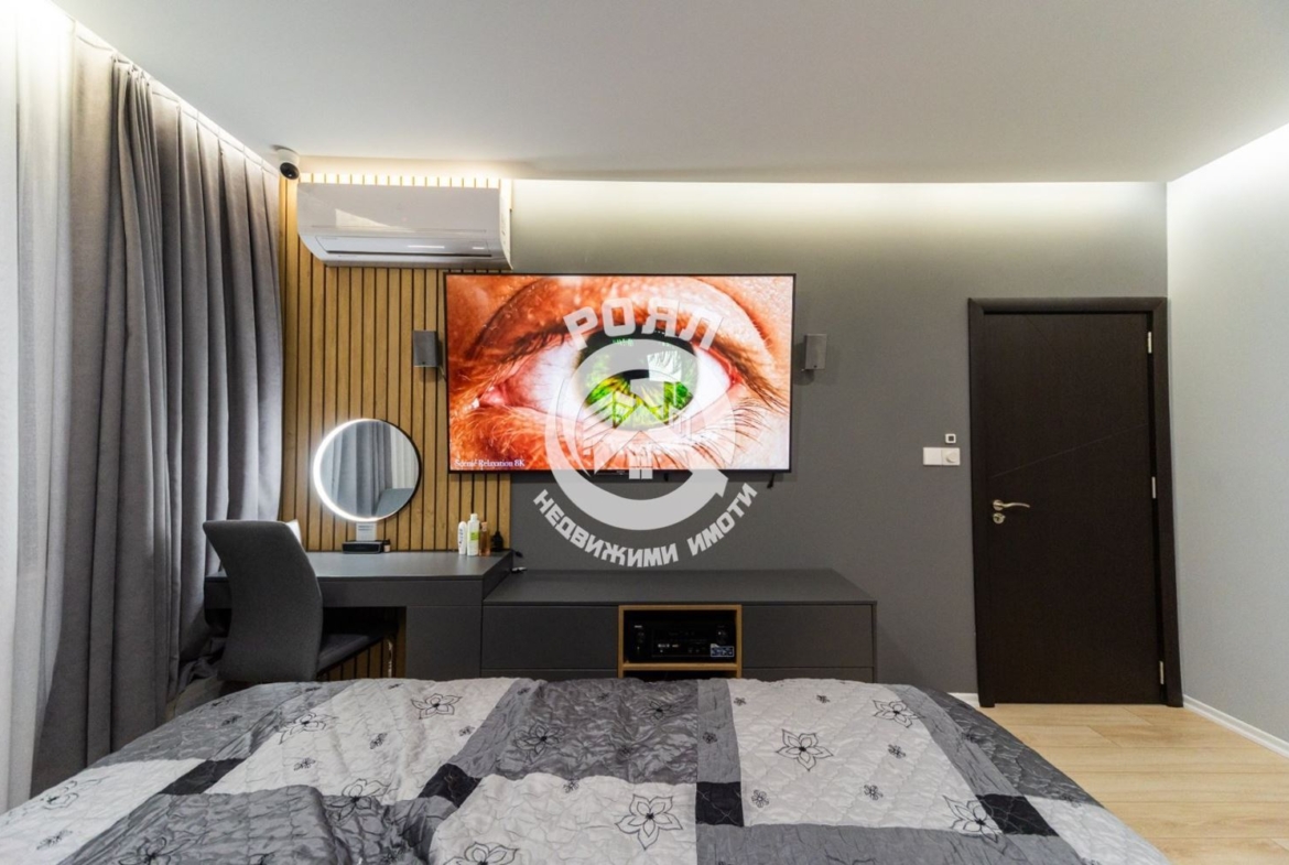 Роял имоти продава тристаен апартамент в центъра на гр. Първомай - 0