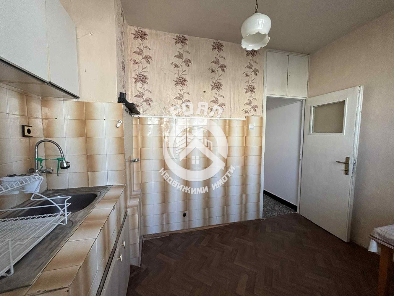 Роял Имоти отдава под наем апартамент с три отделни стаи в кв. Гагарин, Пловдив - 0