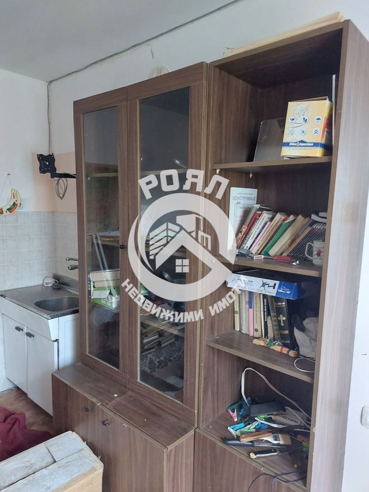 Роял Имоти продава едноетажна къща в с.Труд, обл. Пловдив - 0