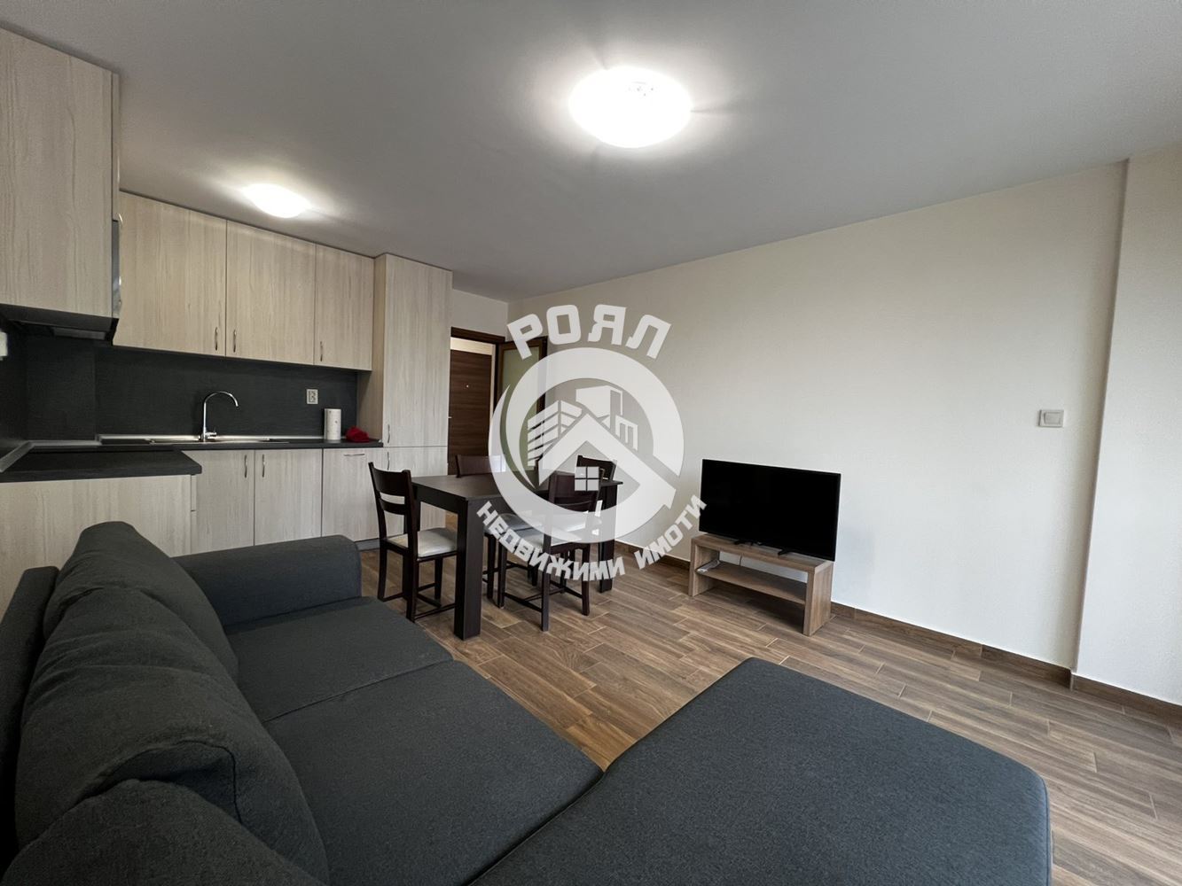 Роял имоти отдава под наем двустаен апартамент, Център, Пловдив - 0