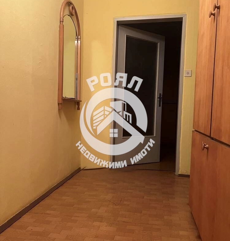 Роял имоти продава двустаен апартамент ,,Гарсониера Лукс,,Кв.Изгрев,Пловдив - 0