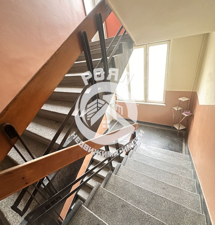 Роял имоти продава многостаен апартамент , Кючук Париж, Пловдив - 0