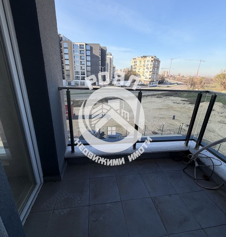 Роял имоти продава Ексклузивно тристаен апартамент, с акт 16, кв.Гагарин, Пловдив - 0