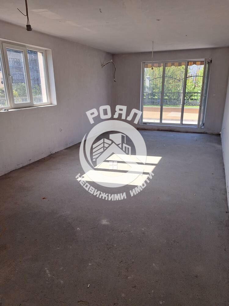 Роял имоти продава двустаен апартамент с веранда в затворен комплекс, гр. Пловдив, р-н Южен - 0