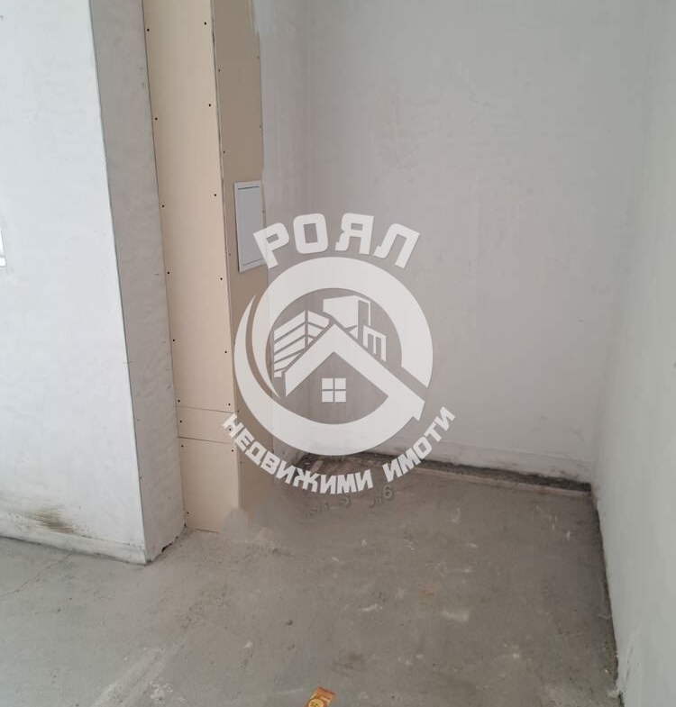 Роял имоти продава двустаен апартамент с веранда в затворен комплекс, гр. Пловдив, р-н Южен - 0