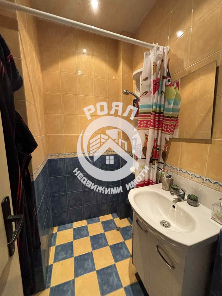 Роял Имота предлага ЕКСКЛУЗИВНО за продажба просторен двустаен апартамент в Кючук Париж, Пловдив - 0