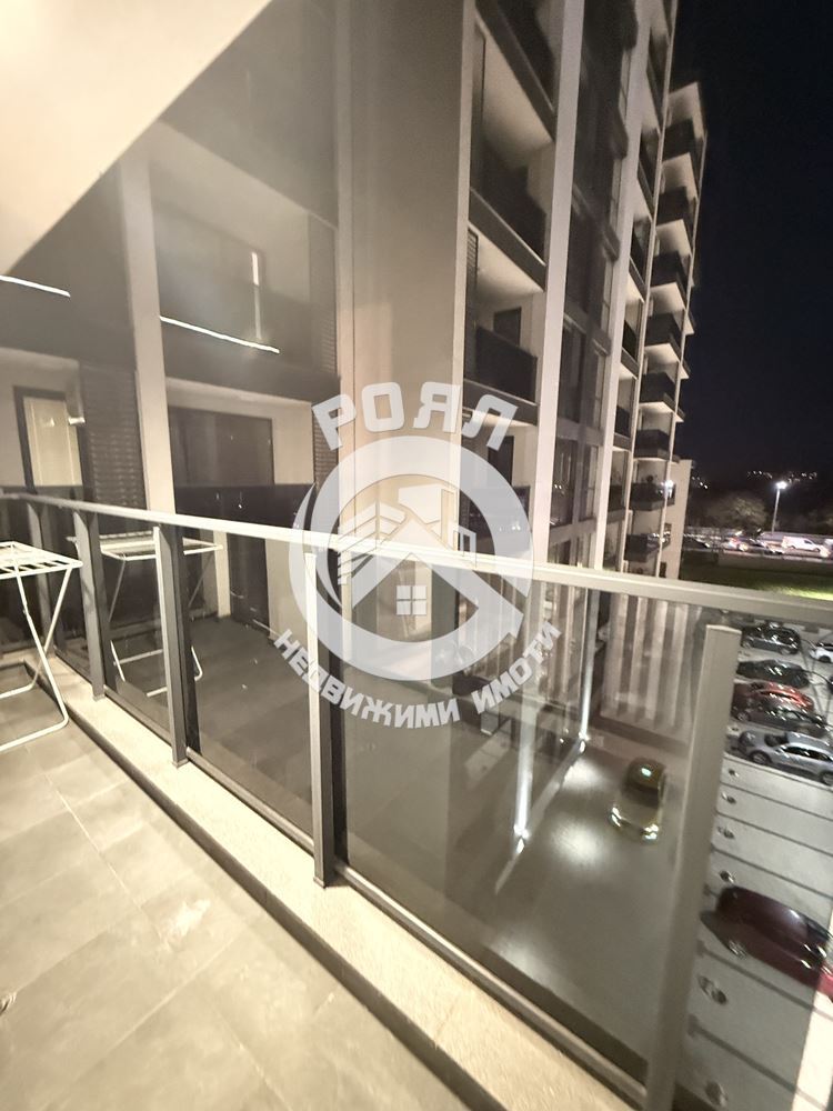 Роял имоти продава обзаведен двустаен апартамент Център, Пловдив - 0