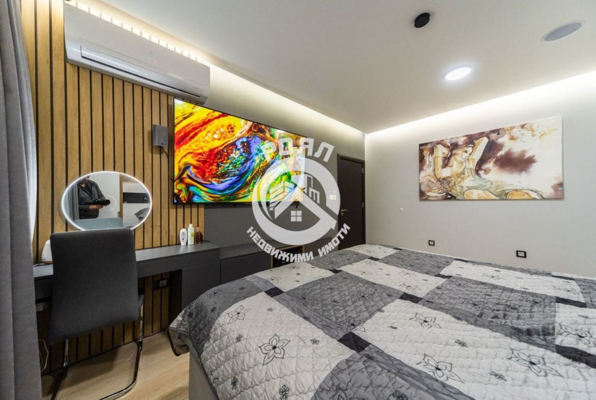 Роял имоти продава тристаен апартамент в центъра на гр. Първомай - 0