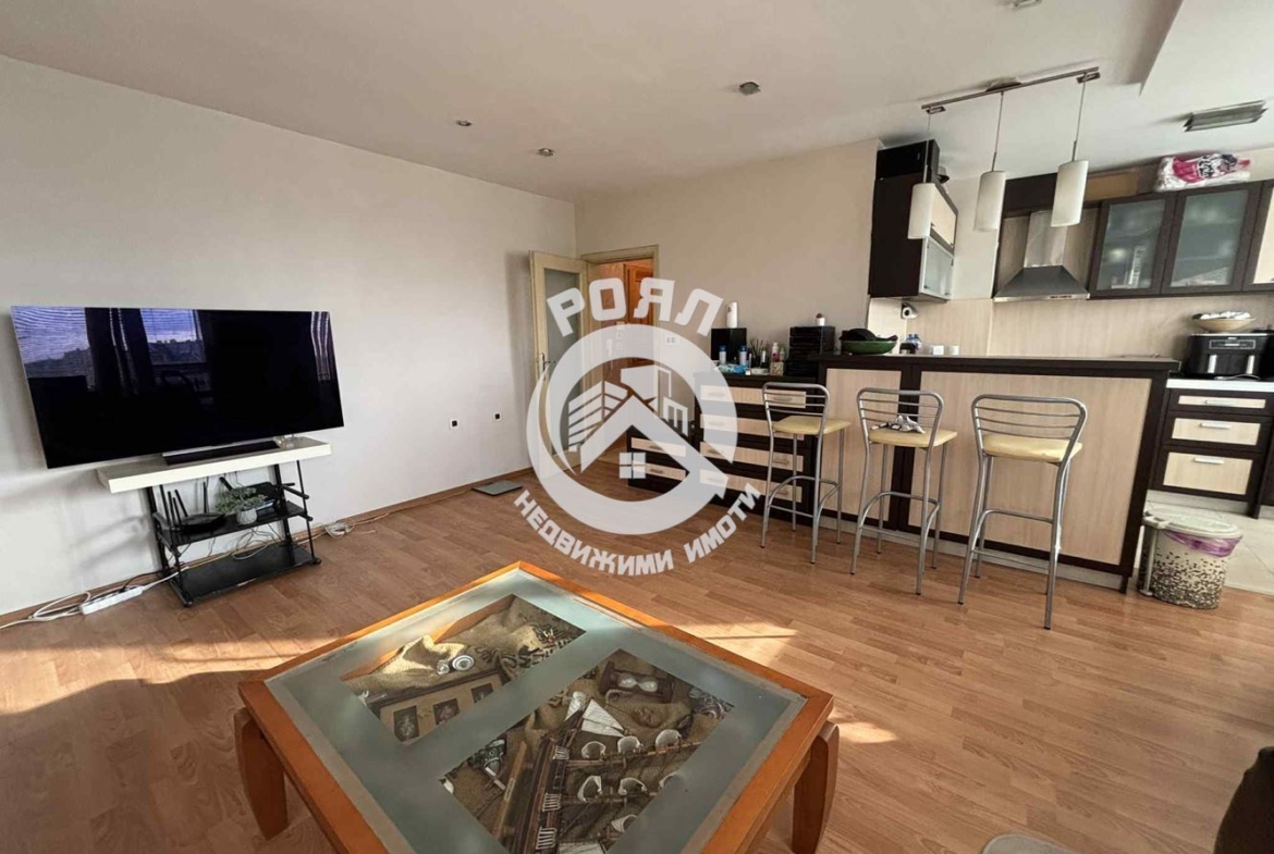 Роял Имота предлага ЕКСКЛУЗИВНО за продажба просторен двустаен апартамент в Кючук Париж, Пловдив - 0