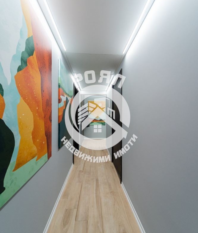 Роял имоти продава тристаен апартамент в центъра на гр. Първомай - 0