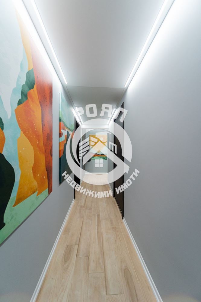 Роял имоти продава тристаен апартамент в центъра на гр. Първомай - 0