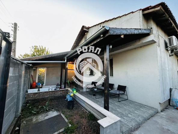 Роял Имоти продава едноетажна къща с двор в гр.Съединение - 0