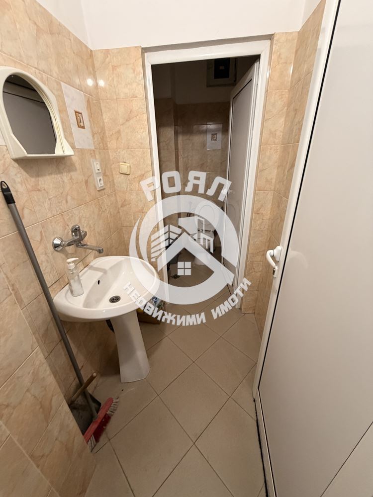 Роял имоти отдава под наем помещение ,,Магазин,, кв.Южен ,Пловдив - 0