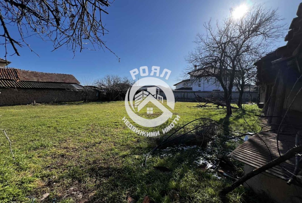 Роял имоти продава къща с дворно място в с. Паничери, община Хисаря - 0