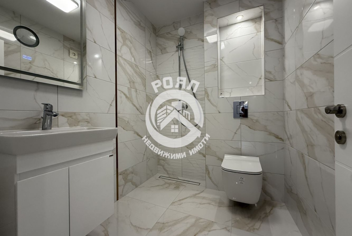 Роял Имоти продава стилен и напълно обзаведен тристаен апартамент в кв. Остромила, Пловдив - 0