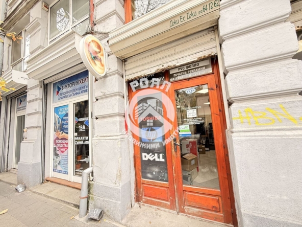 Роял имоти продава магазин на главната гр.Пловдив, Център - 0