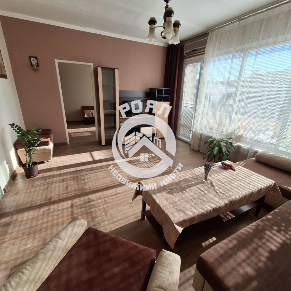 Роял имоти продава двустаен апартамент, три отделни стаи, Кючук Париж, Пловдив - 0