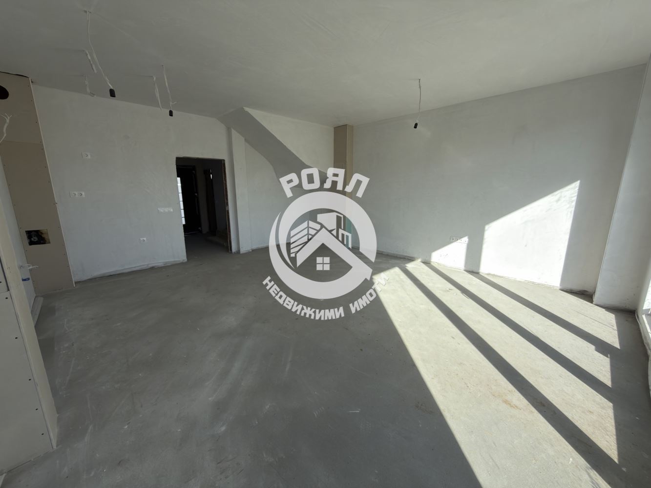 Роял Имоти продава двуетажна къща пред Акт 16 в с. Първенец - 0