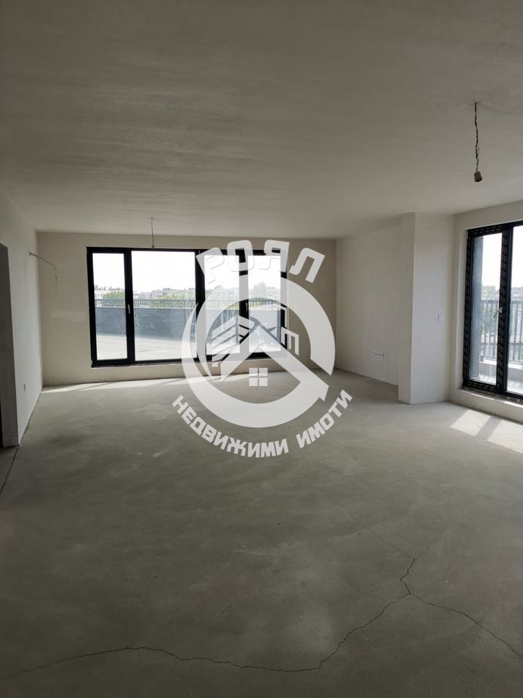 Роял имоти продава Ексклузивно многостаен апартамент, с акт 16, Кючук париж, Пловдив - 0