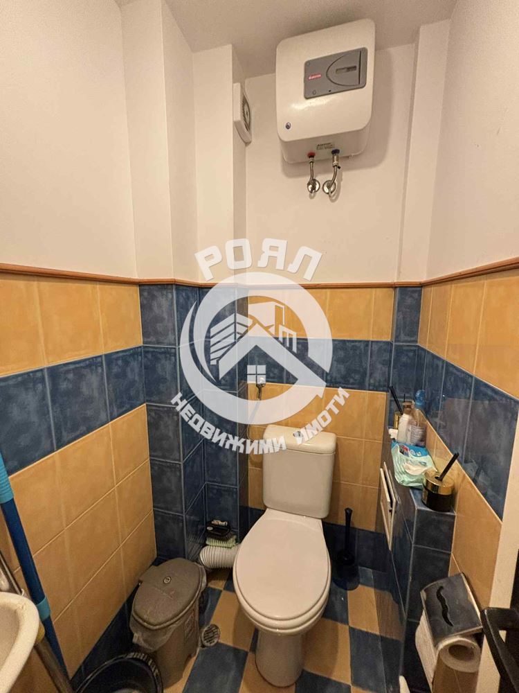 Роял Имота предлага ЕКСКЛУЗИВНО за продажба просторен двустаен апартамент в Кючук Париж, Пловдив - 0