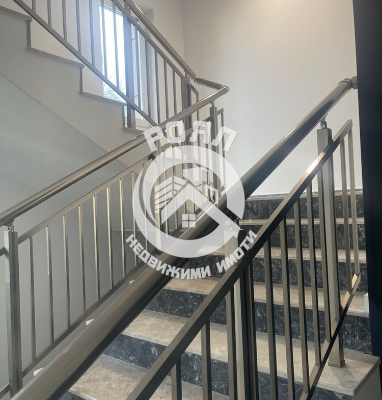 Роял имоти продава 3-стаен апартамент,гр Пловдив,кв Тракия - 0