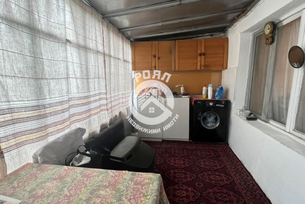 Роял Имоти продава къща в с.Голям чардак. - 0