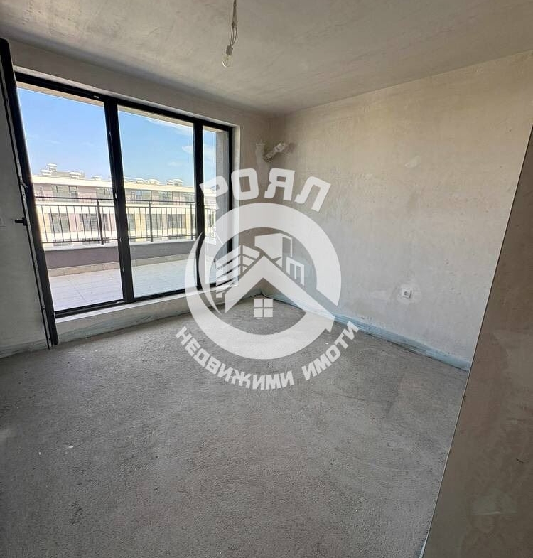 Роял имоти продава тристаен апартамент, Тракия, Пловдив - 0