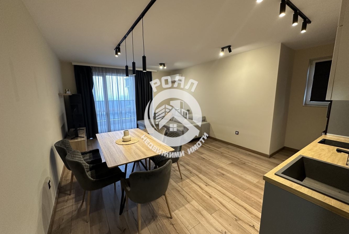 Роял Имоти продава Ексклузивно луксозен, тристаен апартамент в Томов плаза, Тракия, Пловдив - 0