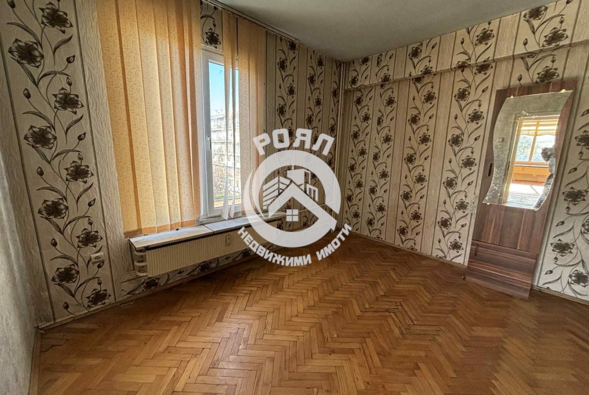 Роял Имоти отдава под наем апартамент с три отделни стаи в кв. Гагарин, Пловдив - 0