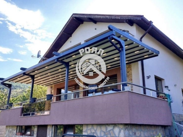 Роял Имоти продава обзаведена къща с 4 спални в село Брестник ,Пловдив - 0