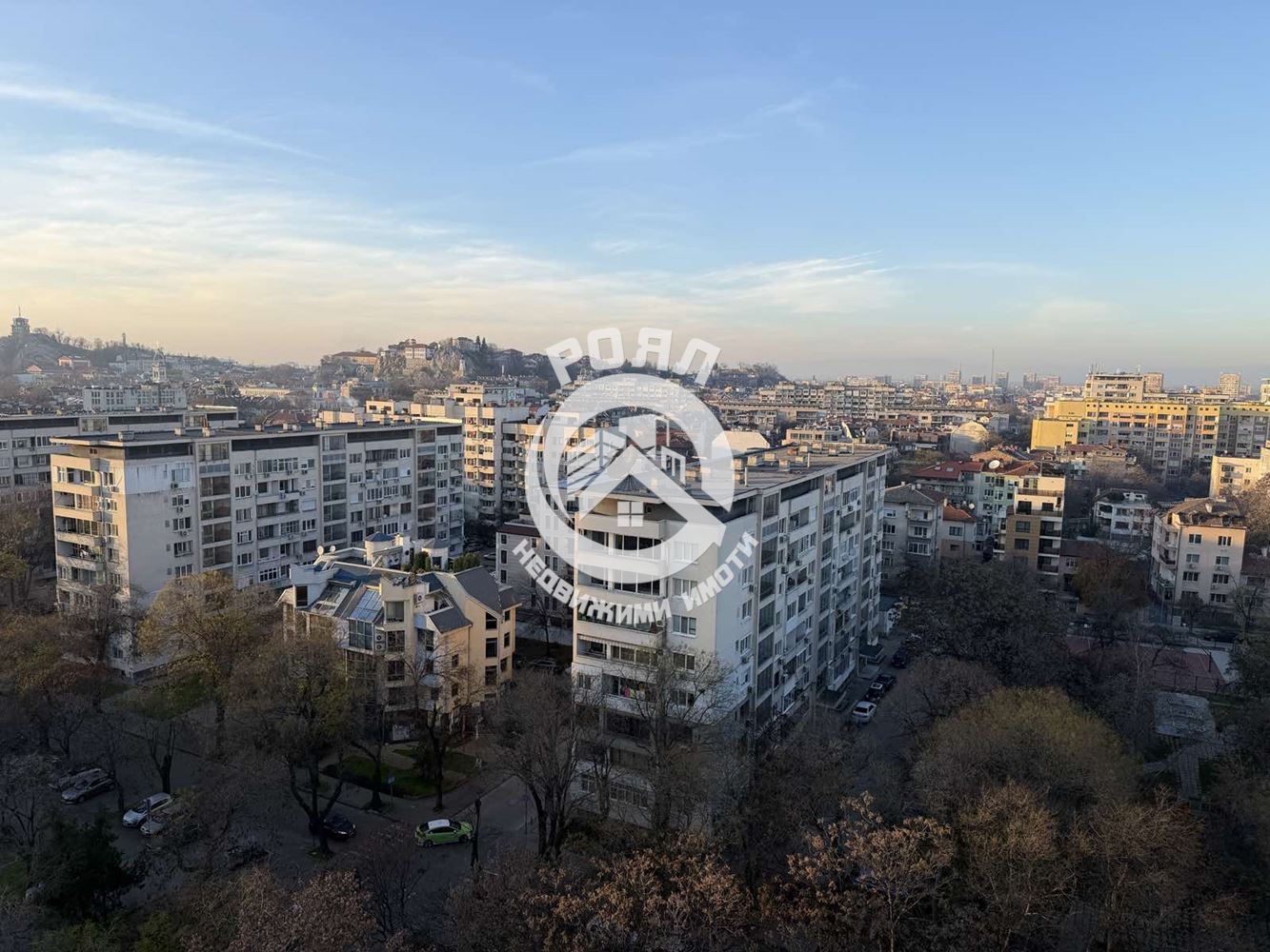 Роял Имоти отдава под наем двустаен апартамент в Центъра на гр.Пловдив - 0