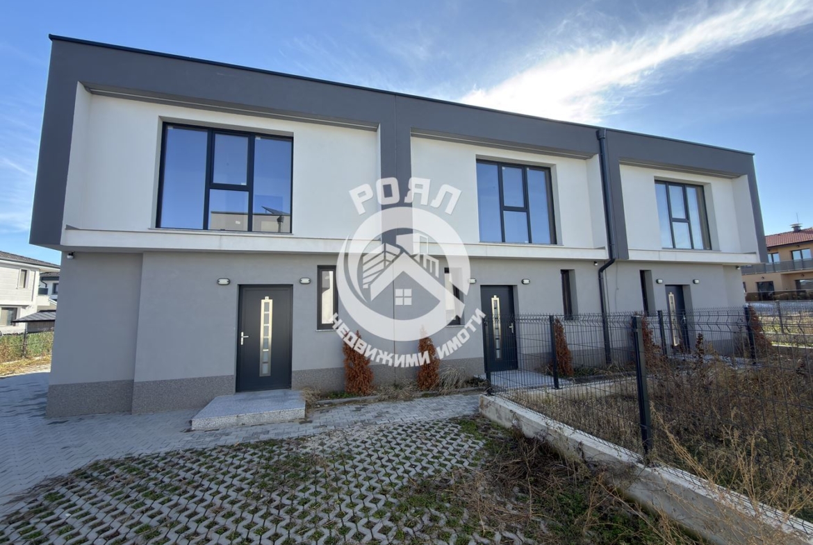 Роял Имоти продава двуетажна къща пред Акт 16 в с. Първенец - 0