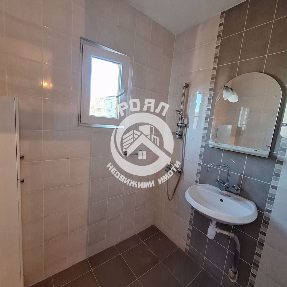 Роял имоти продава двустаен апартамент, три отделни стаи, Кючук Париж, Пловдив - 0