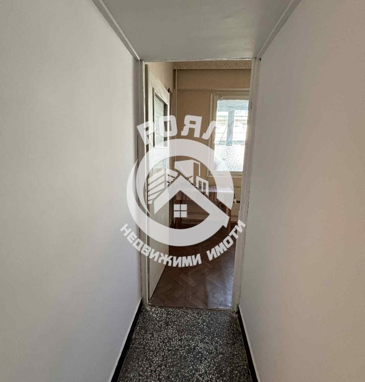 Роял Имоти отдава под наем апартамент с три отделни стаи в кв. Гагарин, Пловдив - 0