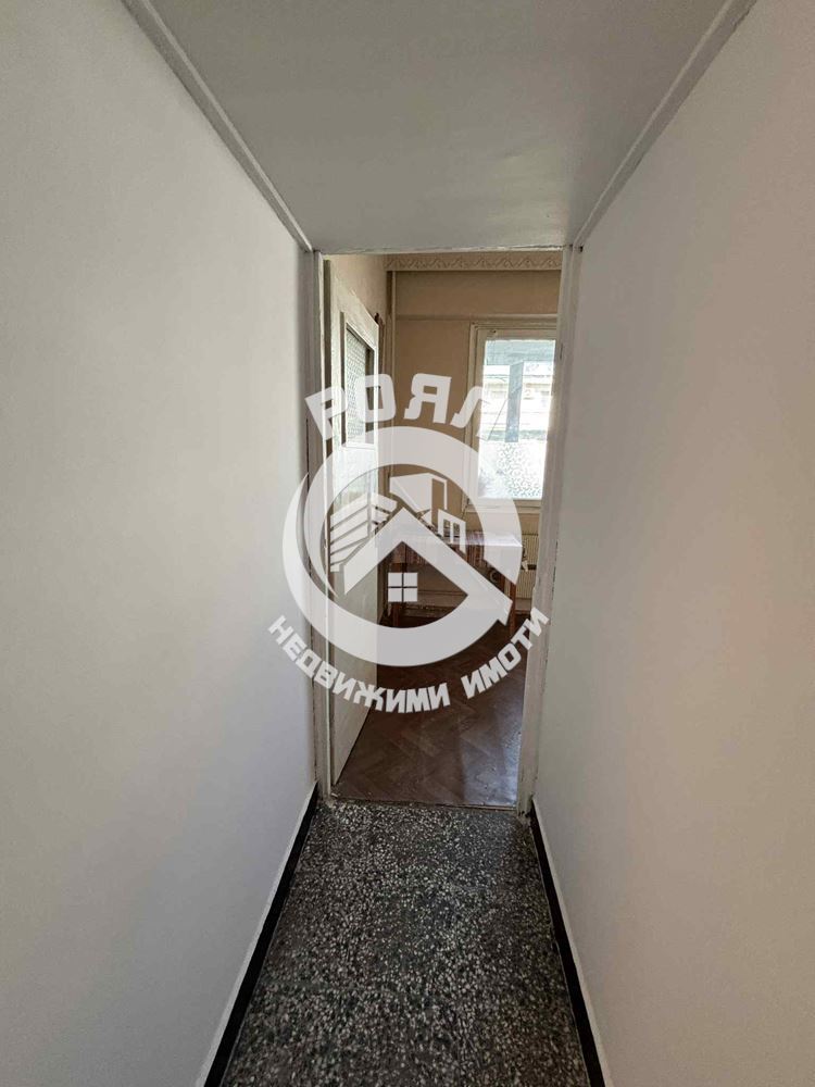 Роял Имоти отдава под наем апартамент с три отделни стаи в кв. Гагарин, Пловдив - 0