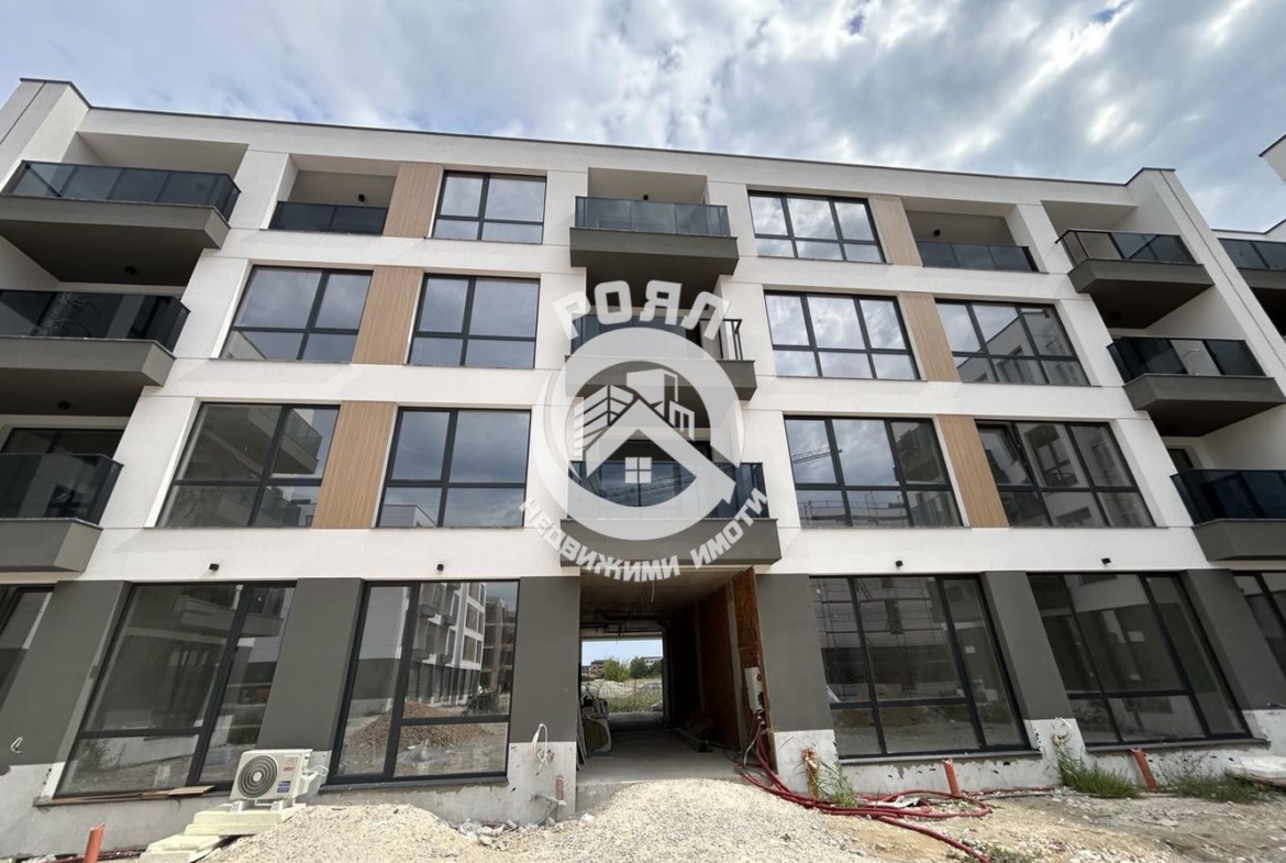 Роял Имоти продава двустаен апартамент в гр.Пловдив,кв.Остромила - 0