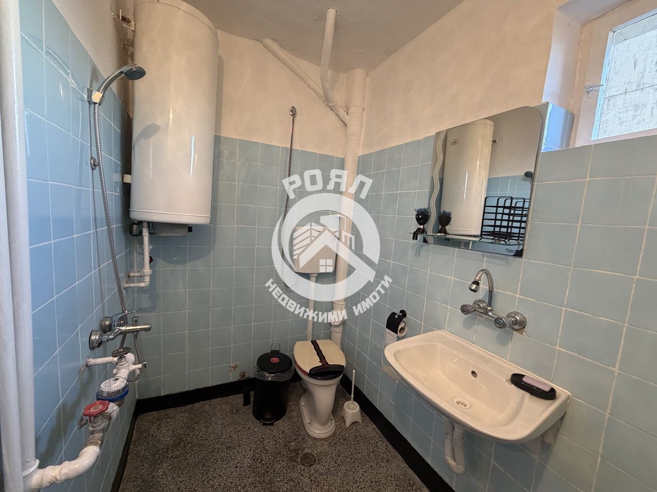 Роял Имоти отдава под наем двустаен апартамент в Центъра на гр.Пловдив - 0