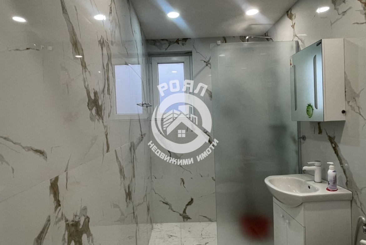 Роял имоти предлага етаж от луксозна сграда под наем,гр Пловдив;кв Остромила - 0