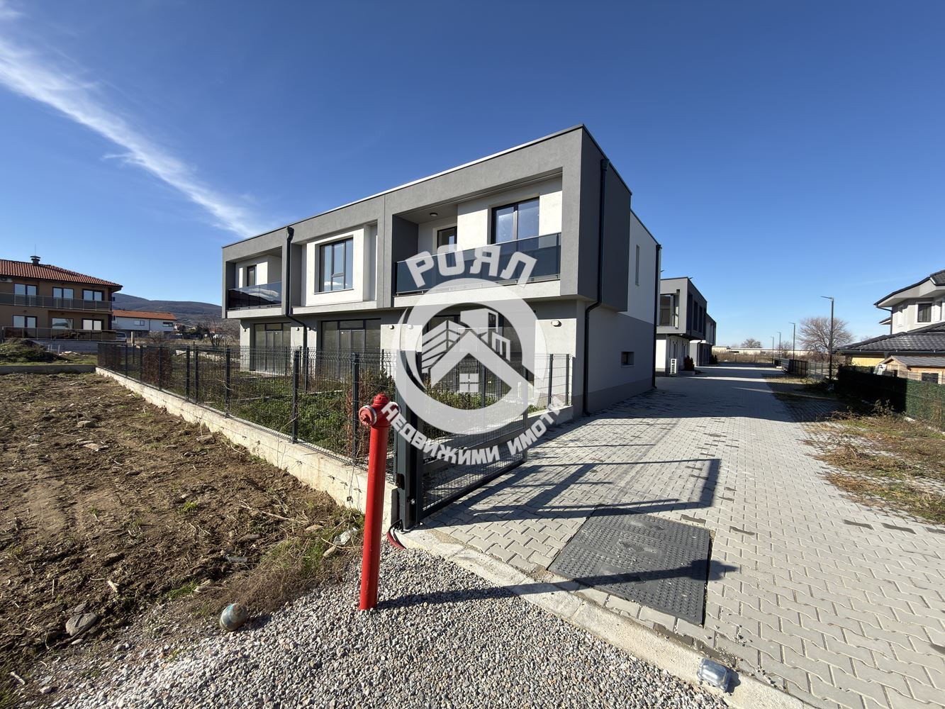 Роял Имоти продава двуетажна къща пред Акт 16 в с. Първенец - 0