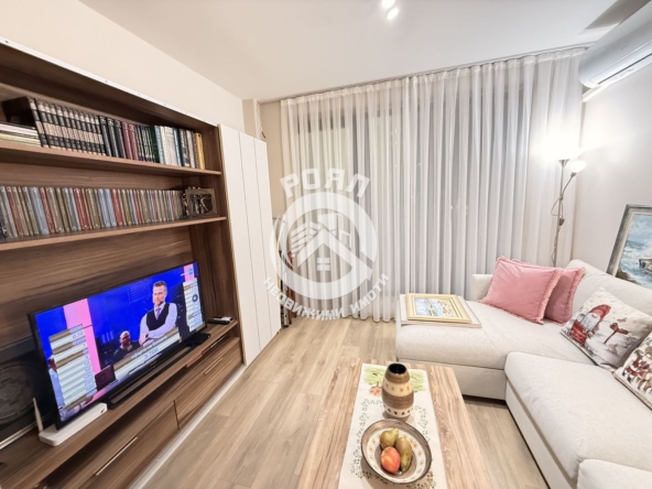 Роял имоти продава обзаведен двустаен апартамент Център, Пловдив - 0