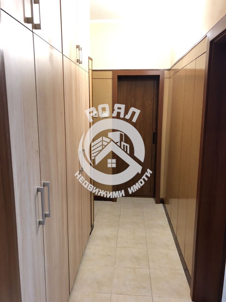 Роял имоти продава тристаен апартамент в гр.Първомай - 0