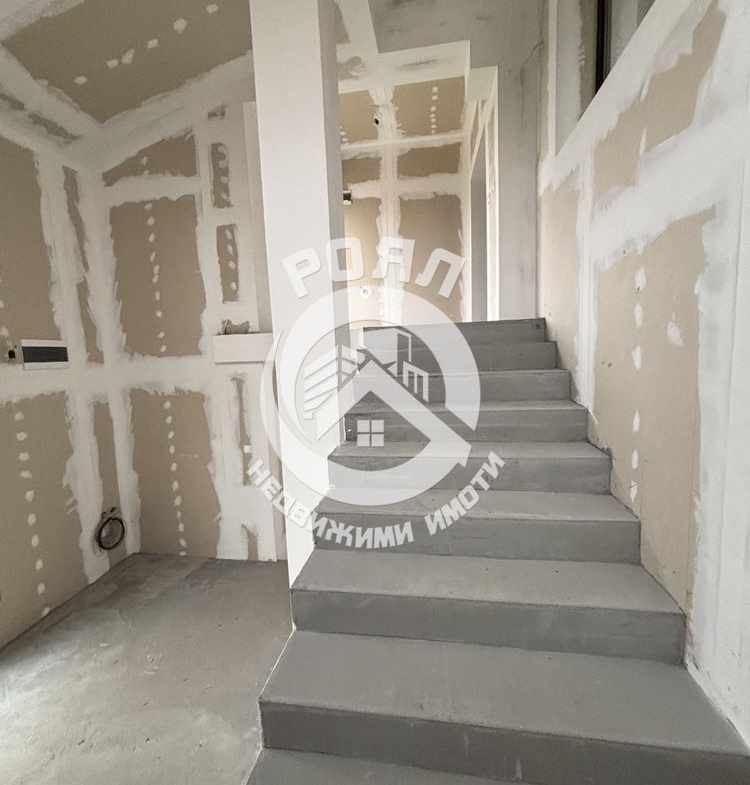 Роял Имоти продава къща в с.Манолско Конаре - 0